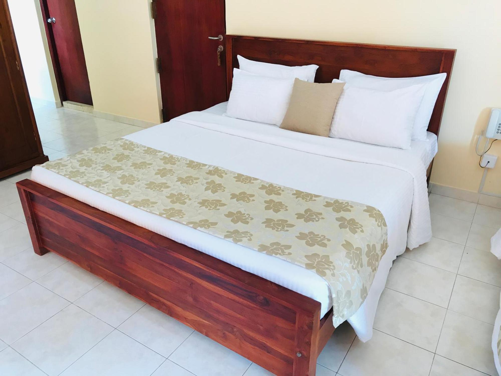 Siluni'S Villa Anuradhapura Phòng bức ảnh