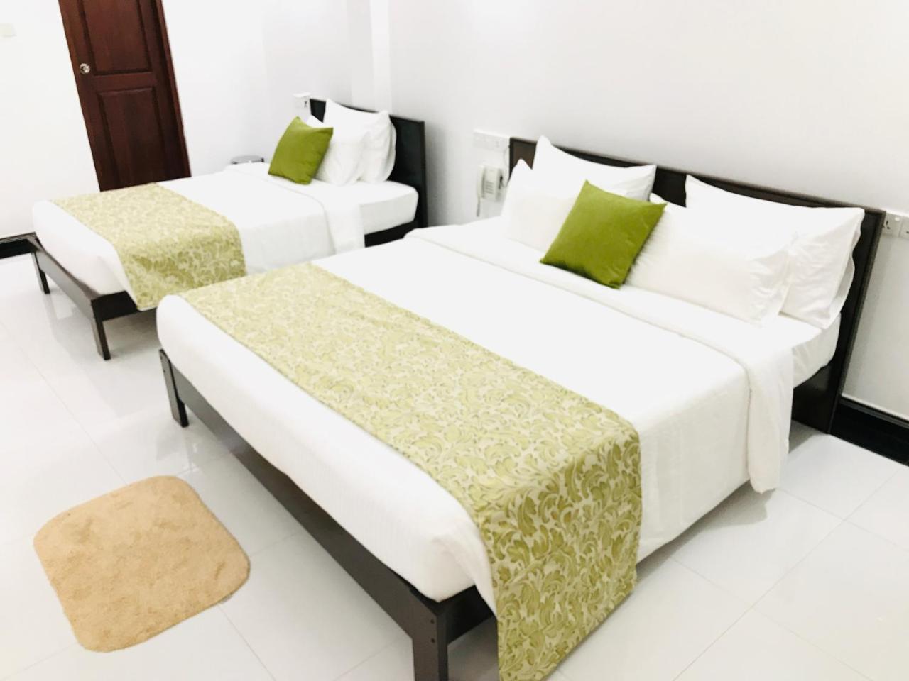 Siluni'S Villa Anuradhapura Phòng bức ảnh